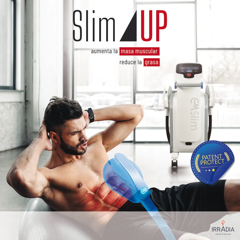 Equipo SlimUP con aplicador de estimulación muscular sobre el abdomen